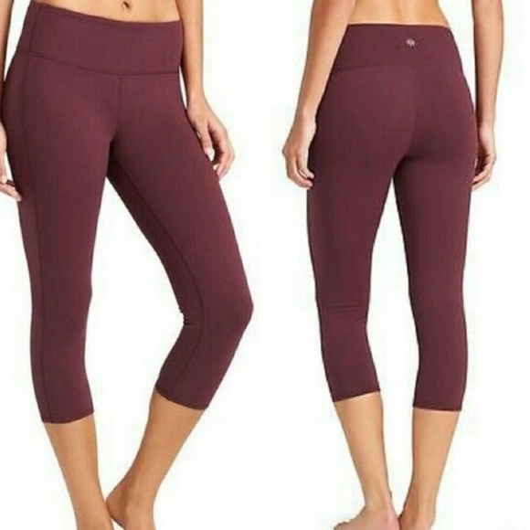 maroon capri leggings